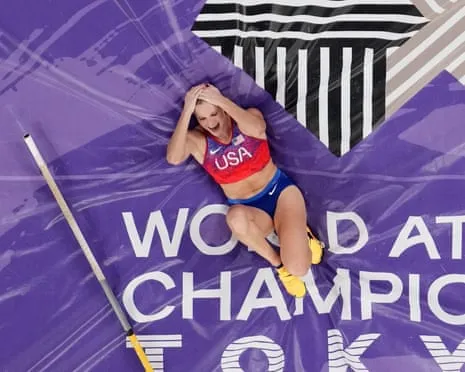 The American vaulter wins third straight global pole vault championship in dramatic Japanese competition