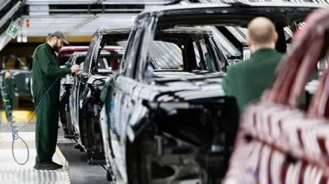 Jaguar Land Rover Vendor Network Staff Allegedly Instructed to Register for Universal Credit, Union States