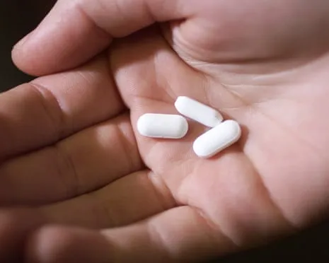 Low-Dose Aspirin Reveals ‘Huge Effect’ in Stopping Bowel Cancer Recurrence, Research Confirms