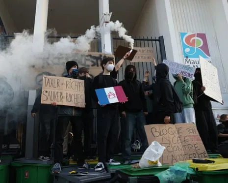 New French Prime Minister Faces Mounting Pressure as Nationwide Strikes Paralyze Schools and Transport